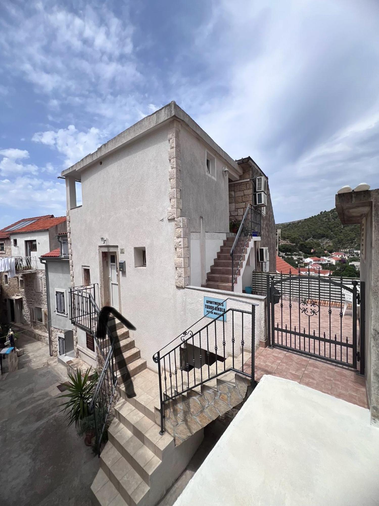 Apartments Tudor Nikola Hvar Town Esterno foto